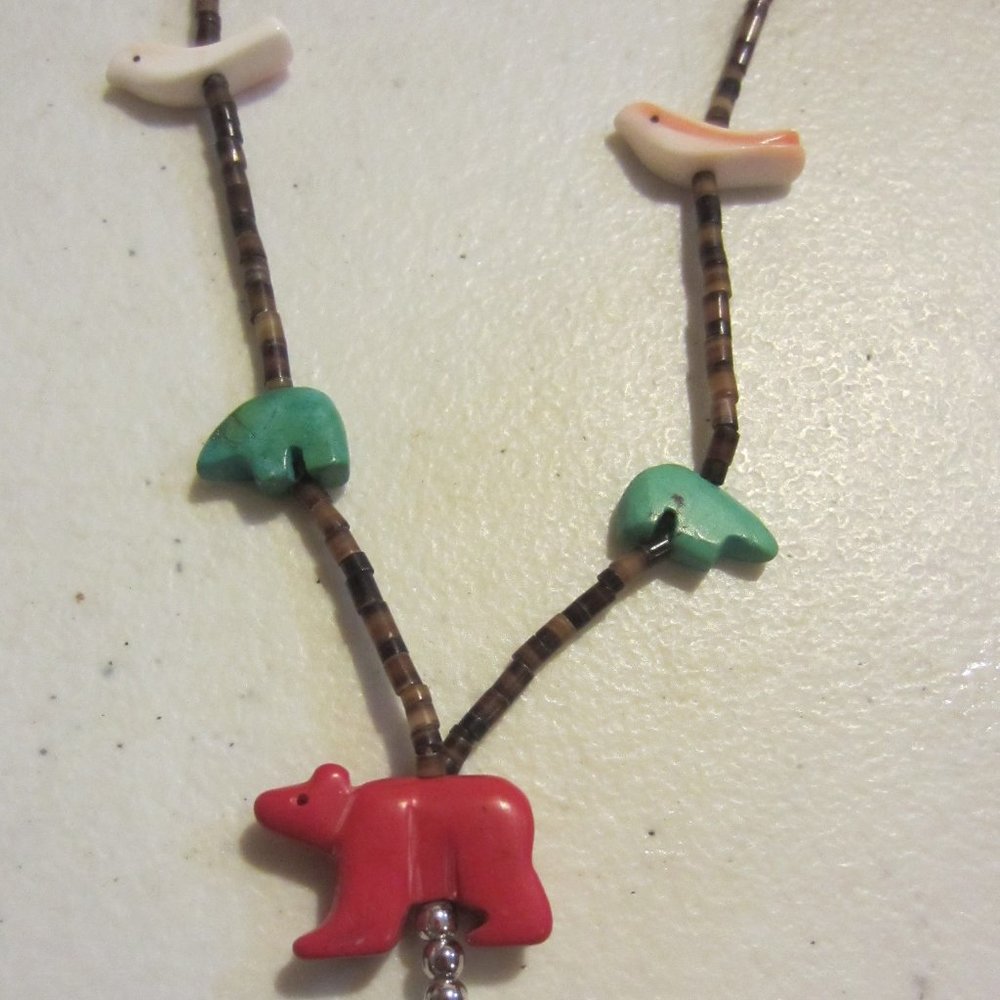 Heishi with carved stone animals necklace - Picture 2 of 6
